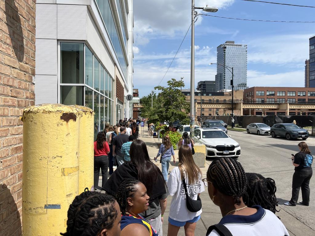 A line in front of Drip Collective in Chicago's West Loop